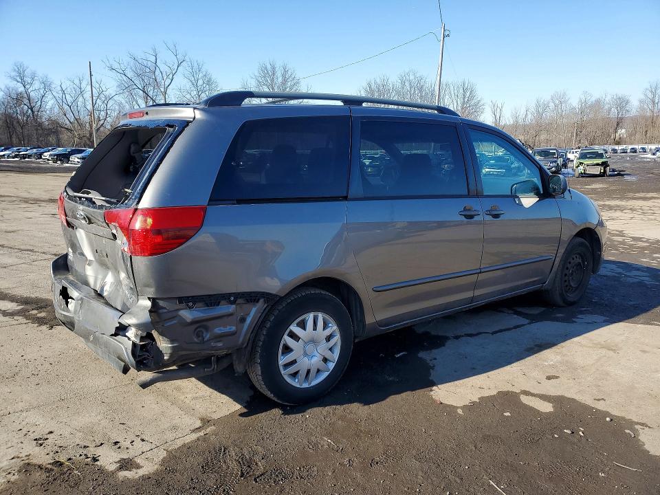 2005 Toyota Sienna VIN 5TDZA23C95S362757 COPART salvage auction — REAR END, NY - MV-907A SALVAGE CERTIFICATE, sold $1,000 on 2026-07-14 (photo 3)