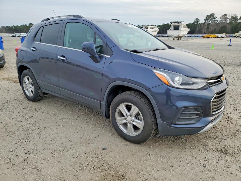 2019 Chevrolet Trax VIN 3GNCJPSBXKL295915 COPART salvage auction — SIDE, Nc - Unregisterable Cert Of Title, sold $2,050 on 2026-07-09 (photo 4)