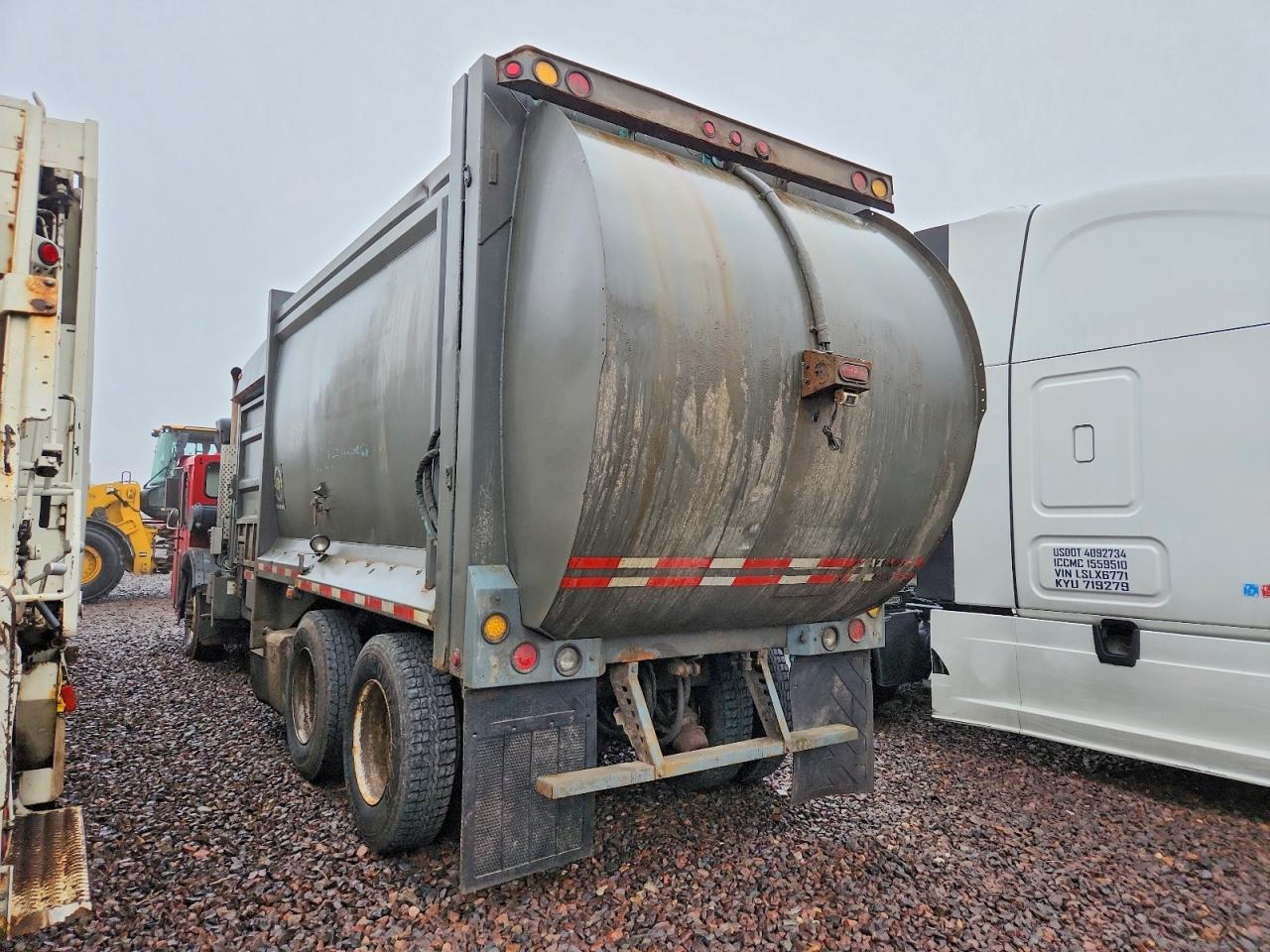 2006 Crane Carrier VIN 1CYCCR58X6T047422 COPART salvage auction — Minor Dent/Scratches, IN - CERTIFICATE OF TITLE, sold $30 on 2026-07-07 (photo 3)