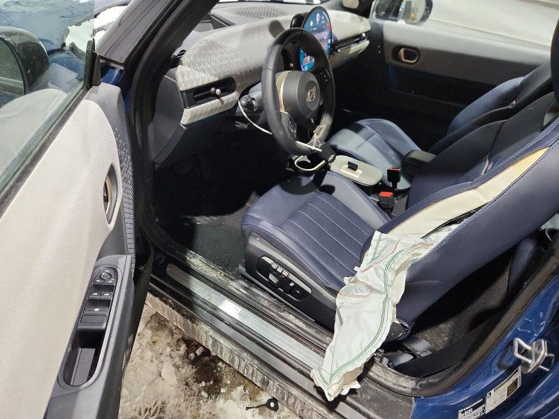 2025 Mini Cooper VIN WMW23GX09S2X48586 COPART salvage auction — FRONT END, Nh - Cert Of Title-Salvage, sold $100 on 2026-07-23 (photo 8)