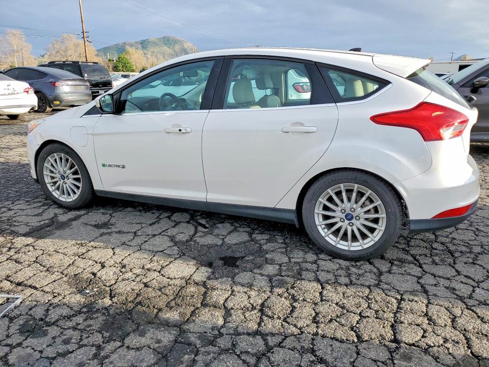 2017 Ford Focus VIN 1FADP3R49HL314735 COPART salvage auction — MINOR DENT/SCRATCHES, Mt - Dis/Dlr/Exp Only Clean Title, sold $950 on 2026-07-02 (photo 2)