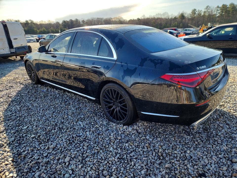 2022 Mercedes-benz S-klasse VIN W1K6G7GB9NA152064 COPART salvage auction — VANDALISM, Ga - Clean Title With Theft History, sold $15,000 on 2026-08-25 (photo 2)