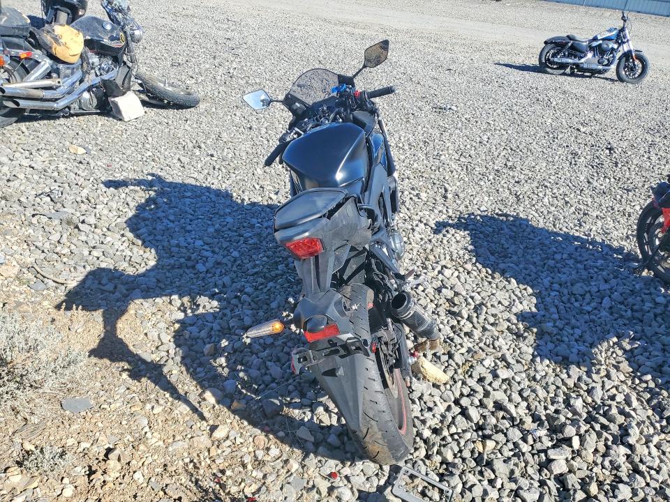 2025 Yamaha VIN MH3RH25E1SK002381 COPART salvage auction — SIDE, Nv - Salvage Title, sold $50 on 2026-07-30 (photo 4)
