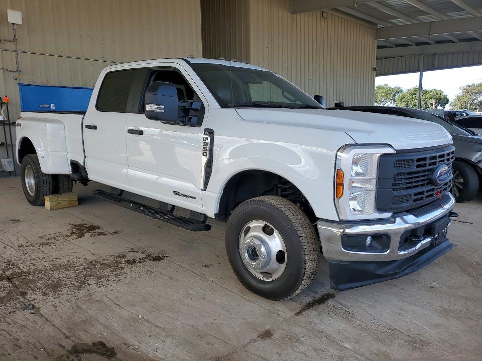 2025 Ford F-350 super duty VIN 1FT8W3DT5SED00730 COPART salvage auction — Water/Flood, FL - CERTIFICATE OF DESTRUCTION, sold $29,750 on 2026-04-15 (photo 4)