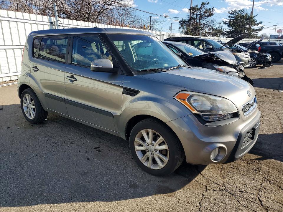 2012 Kia Soul VIN KNDJT2A64C7380692 COPART salvage auction — SIDE, Oh - Cert Of Title-Salvage, sold $550 on 2026-07-10 (photo 4)