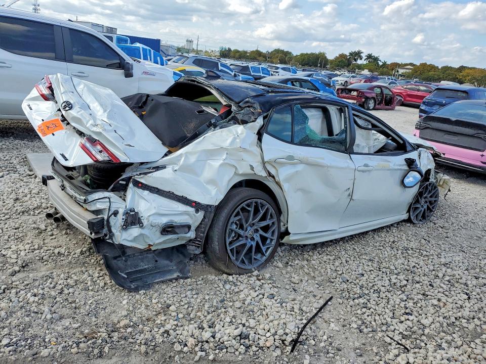 2025 Toyota Camry VIN 4T1DAACK1SU054934 COPART salvage auction — ROLLOVER, Ga - Certificate Of Title (P), sold $1,900 on 2026-07-10 (photo 3)