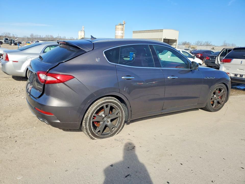 2017 Maserati Levante VIN ZN661XUS9HX252150 COPART salvage auction — MINOR DENT/SCRATCHES, Mo - Cert Of Title-Repossessed, sold $6,400 on 2026-07-03 (photo 3)