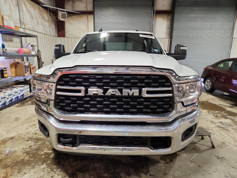 2024 Ram 3500 VIN 3C63R3HL9RG339228 COPART salvage auction — SIDE, Salvage Title, sold $10,400 on 2026-07-28 (photo 5)