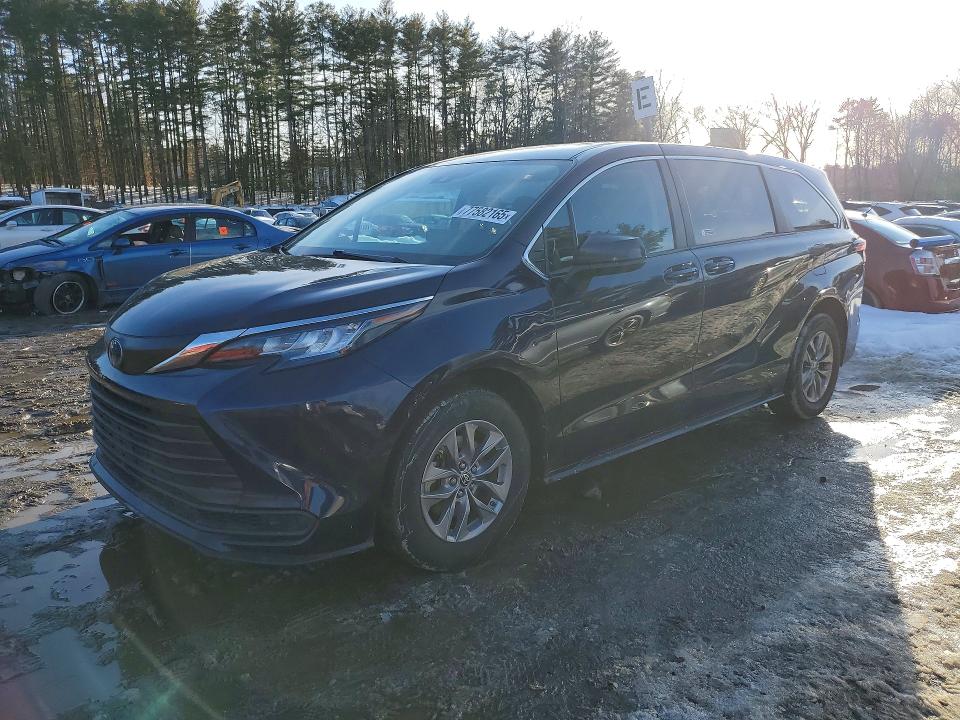 2022 Toyota Sienna VIN 5TDKRKEC4NS075060 COPART salvage auction — SIDE, Ma - Cert Of Title-Salvage, sold $425 on 2026-07-24 (photo 1)