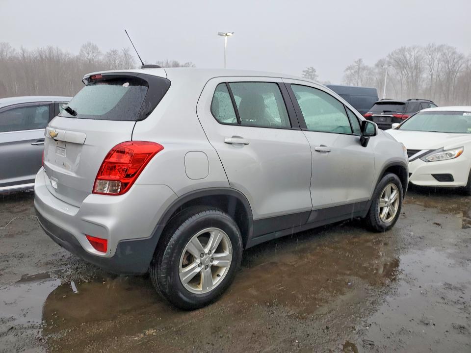 2018 Chevrolet Trax VIN 3GNCJNSB7JL387423 COPART salvage auction — MINOR DENT/SCRATCHES, Ma - Certificate Of Title, sold $3,900 on 2026-07-09 (photo 3)