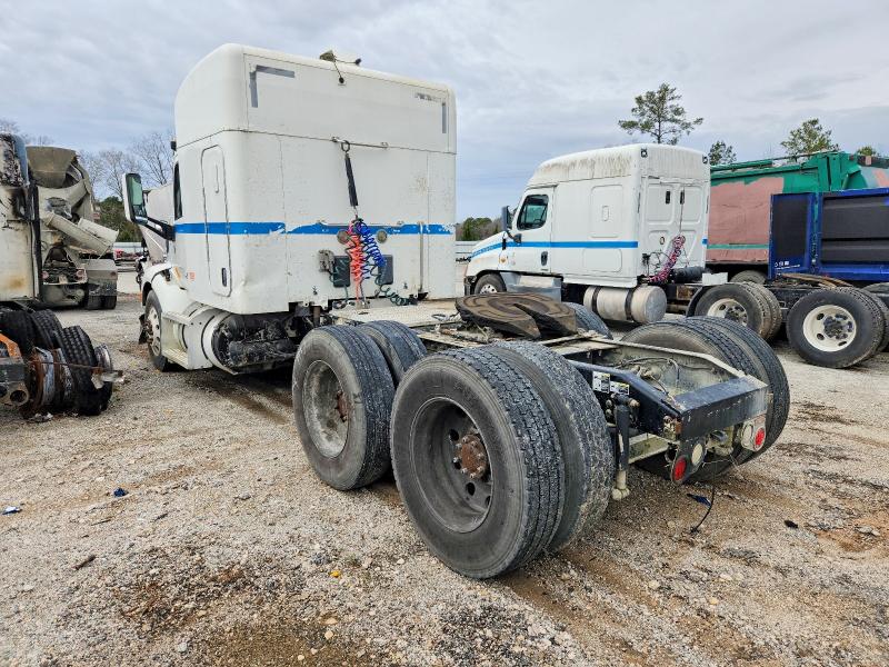 2015 Peterbilt tractor VIN 1XPBDP9X6FD293179 COPART salvage auction — NORMAL WEAR, SC - CERTIFICATE OF TITLE, sold $3,300 on 2026-07-29 (photo 3)