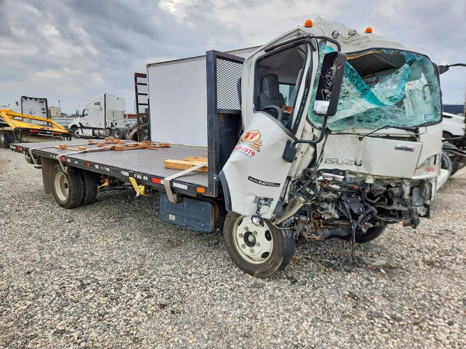 2023 Isuzu VIN JALC4W165P7K00766 COPART salvage auction — FRONT END, Tx - Salvage Vehicle Title, sold $1,550 on 2026-07-15 (photo 4)