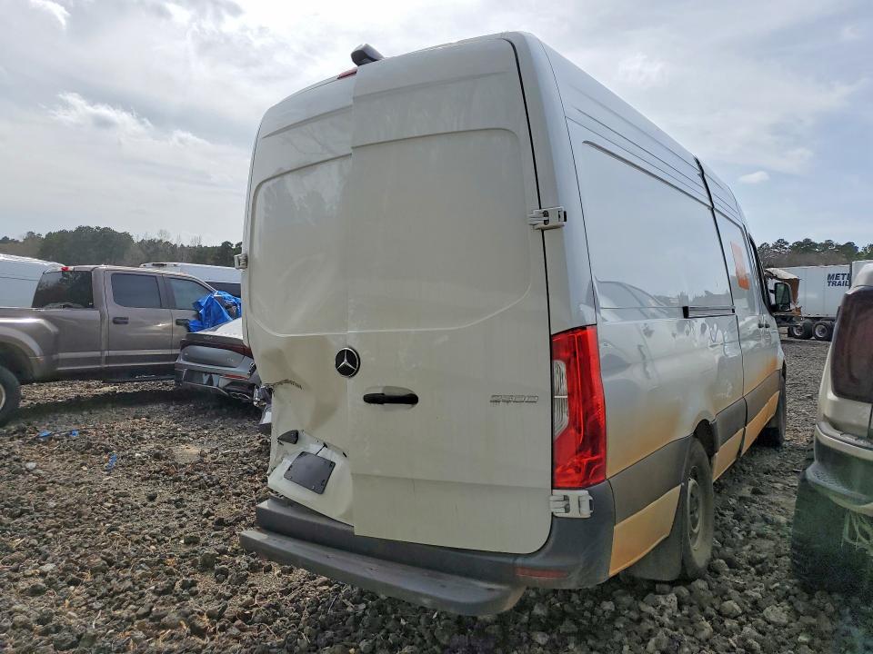 2025 Mercedes-benz Sprinter 2500 VIN W1Y4KCHY7ST229537 COPART salvage auction — REAR END, Tx - Salvage Vehicle Title, sold $13,800 on 2026-07-08 (photo 3)