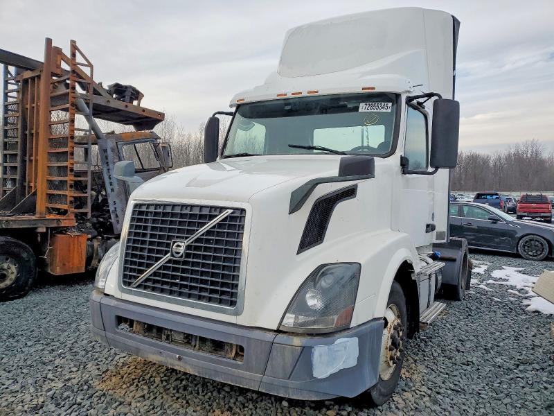 2018 Volvo VIN 4V4N39TGXJN892471 COPART salvage auction — NORMAL WEAR, In - Dealer Only Clean Title, sold $10,000 on 2026-07-10 (photo 2)