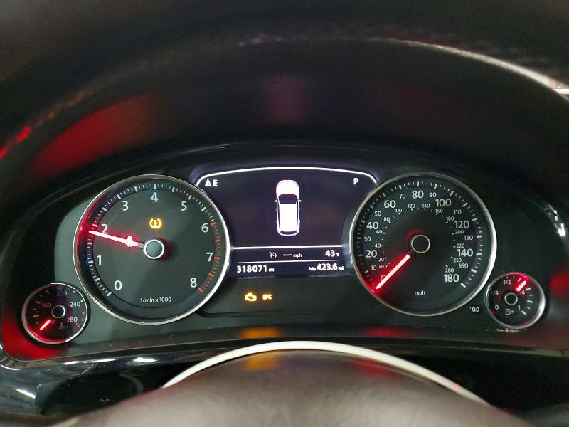 2013 Volkswagen Touareg VIN WVGEF9BPXDD002481 COPART salvage auction — MINOR DENT/SCRATCHES, Ma - Certificate Of Title, sold $2,900 on 2026-08-25 (photo 9)