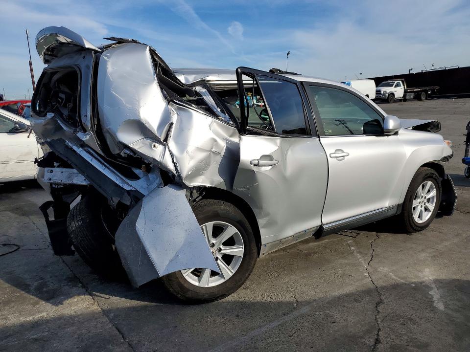 2012 Toyota Highlander VIN 5TDZK3EH4CS064383 COPART salvage auction — ALL OVER, Ca - Salvage Certificate, sold $750 on 2026-07-08 (photo 3)