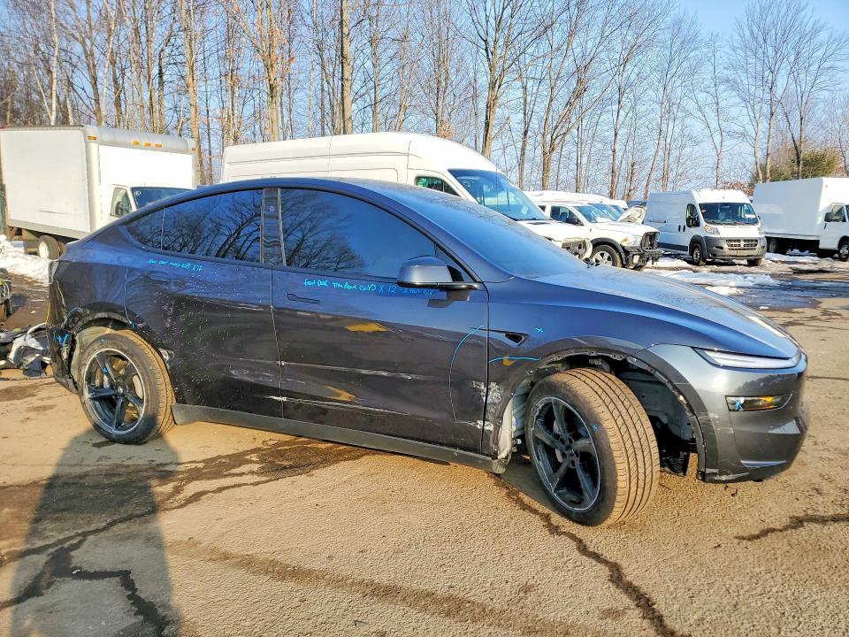 2026 Tesla Model y VIN 7SAYGDEE9TF526257 COPART salvage auction — ALL OVER, CT - CERT OF TITLE-SALVAGE, sold $13,100 on 2026-07-23 (photo 4)