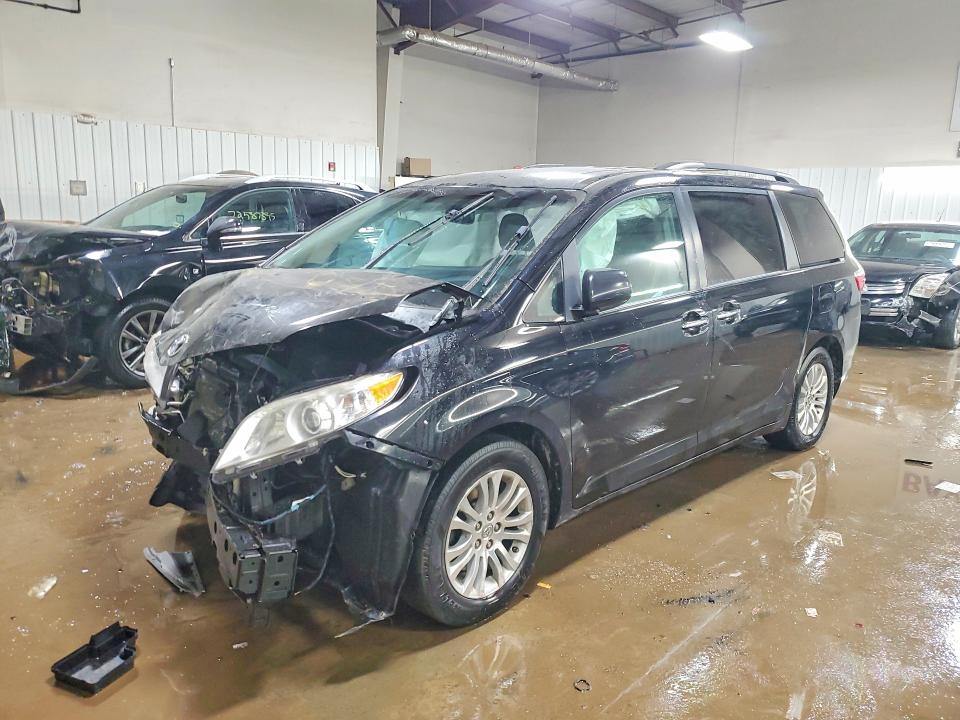 2016 Toyota Sienna VIN 5TDYK3DC6GS721966 COPART salvage auction — FRONT END, Il - Salvage Certificate, sold $1,500 on 2026-07-28 (photo 1)