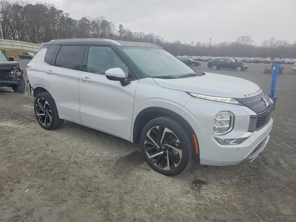 2024 Mitsubishi Outlander VIN JA4J4WA84RZ031643 COPART salvage auction — REAR END, Nc - Salvage Certificate Of Title, sold $15,300 on 2026-07-22 (photo 4)