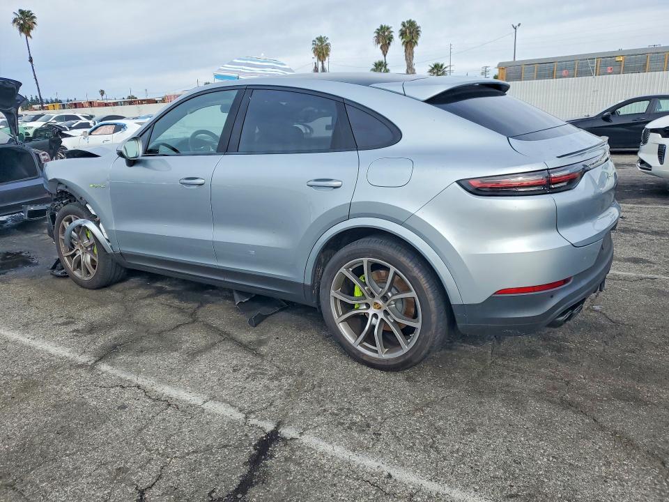 2022 Porsche Cayenne VIN WP1BE2AY8NDA51058 COPART salvage auction — Front End, Salvage Title, sold $28,250 on 2026-03-03 (photo 2)
