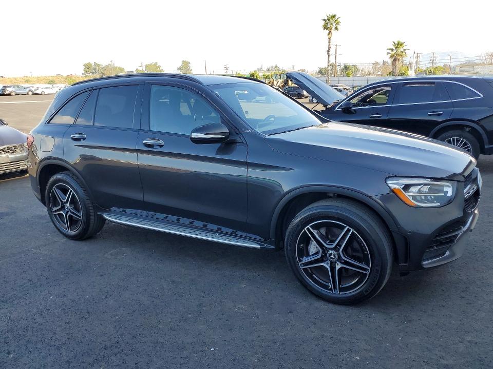 2022 Mercedes-benz Glc class VIN W1N0G8DBXNV331015 COPART salvage auction — Minor Dent/Scratches, CA - DIS/DLR/EXP ONLY CLEAN TITLE (P), sold $14,800 on 2026-03-30 (photo 4)