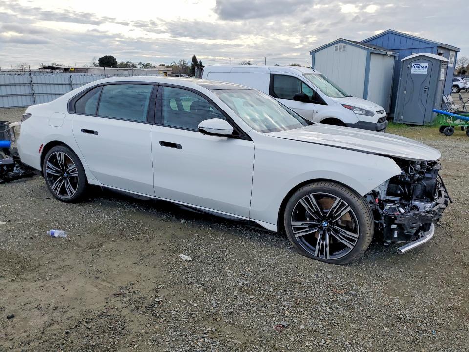 2025 BMW 7er VIN WBA33EJ0XSCV31673 COPART salvage auction — FRONT END, Salvage Title, sold $52,500 on 2026-07-30 (photo 4)