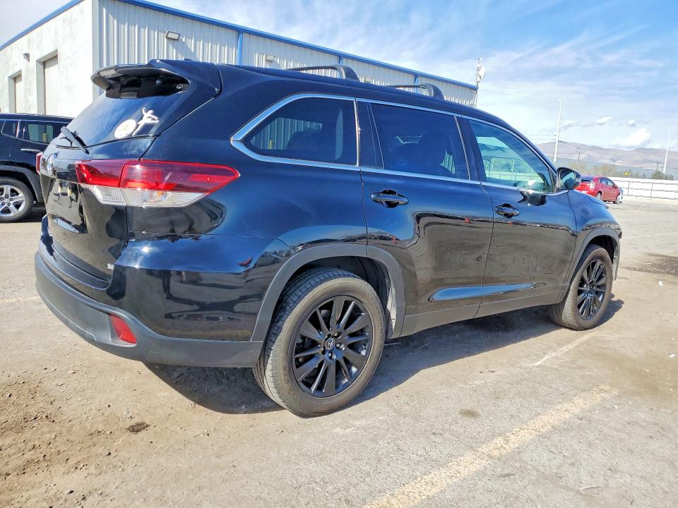 2019 Toyota Highlander VIN 5TDKZRFH5KS352958 COPART salvage auction — FRONT END, Tx - Certificate Of Title, sold $9,400 on 2026-07-14 (photo 3)