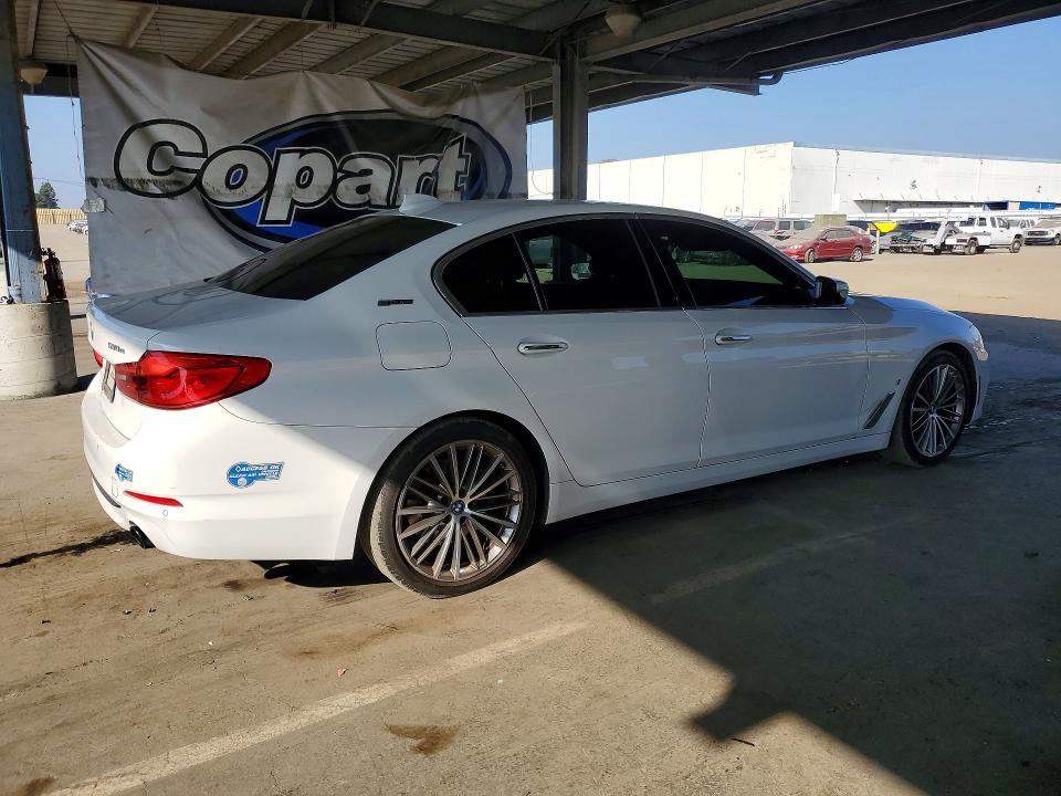 2018 BMW 5er VIN WBAJB1C57JB374801 COPART salvage auction — MINOR DENT/SCRATCHES, Mt - Dis/Dlr/Exp Only Clean Title, sold $7,200 on 2026-07-28 (photo 3)