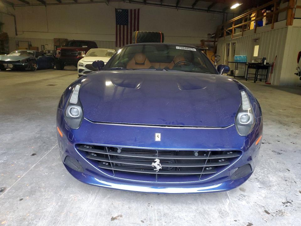 2017 Ferrari California t VIN ZFF77XJA4H0226114 COPART salvage auction — WATER/FLOOD, Fl - Cert Of Title-Slvg Rebld Flood, sold $42,750 on 2026-07-28 (photo 5)
