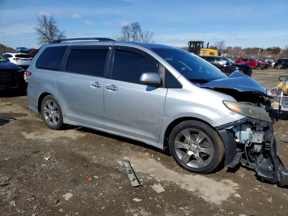 2015 Toyota Sienna VIN 5TDXK3DC2FS542205 COPART salvage auction — FRONT END, Salvage Title, sold $300 on 2026-07-23 (photo 4)