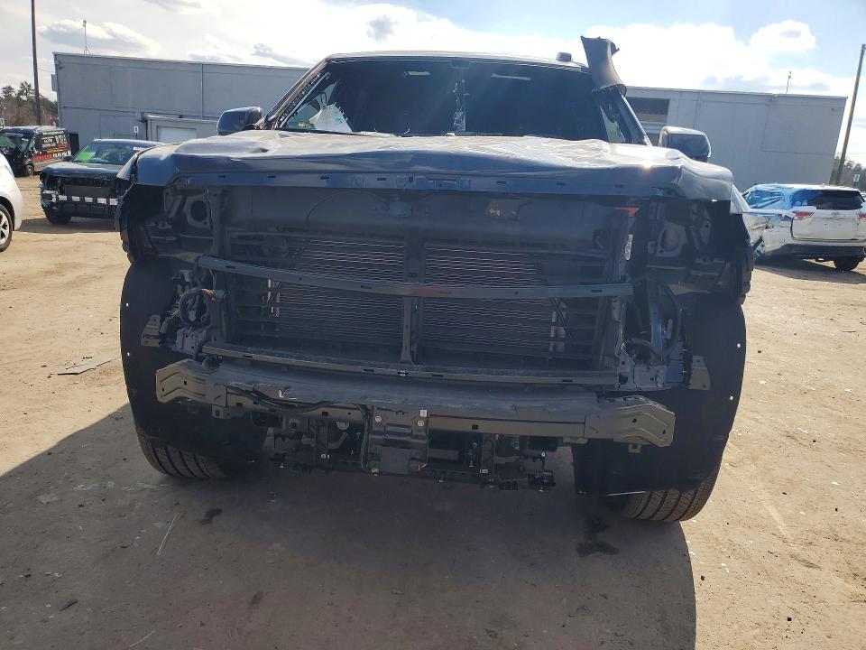 2025 Cadillac Escalade VIN 1GYS9PRL8SR295328 COPART salvage auction — Front End, VA - CERT OF TITLE - SALVAGE, sold $40,250 on 2026-04-08 (photo 5)