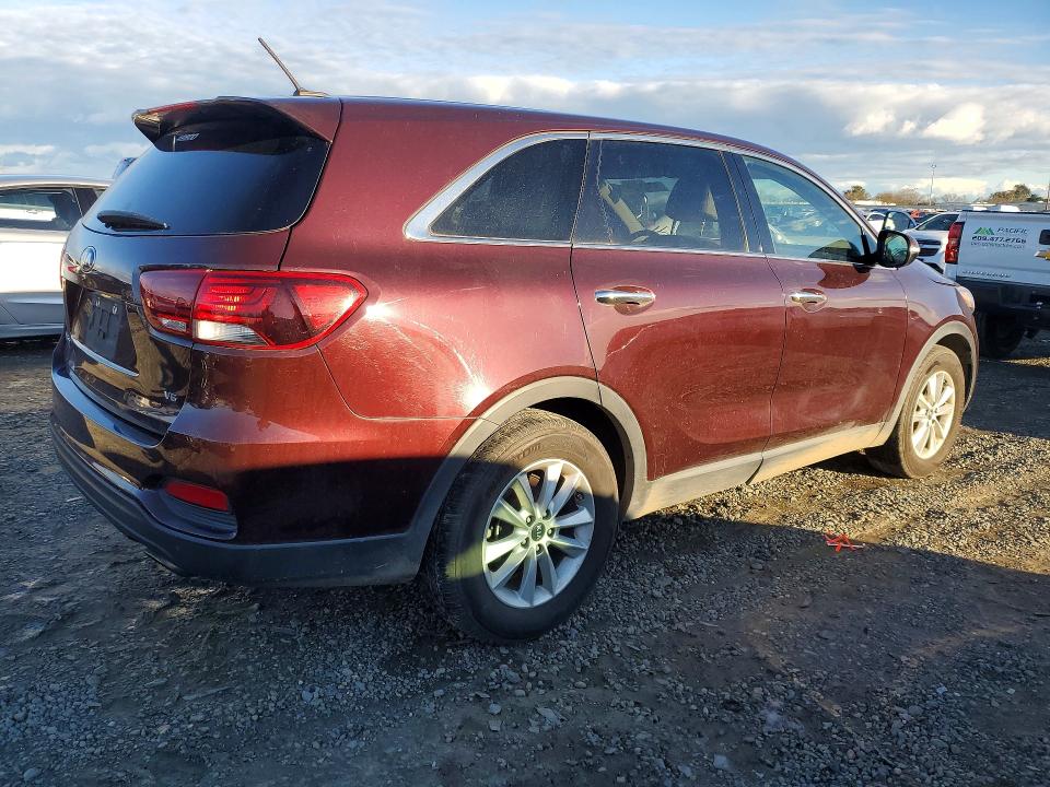 2019 Kia Sorento VIN 5XYPG4A52KG467459 COPART salvage auction — MINOR DENT/SCRATCHES, Ca - Dis/Dlr/Exp Only Clean Title, sold $1,200 on 2026-07-28 (photo 3)