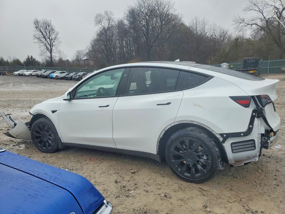2023 Tesla Model y VIN 7SAYGDEE6PF868271 COPART salvage auction — FRONT END, Salvage Title, sold $8,800 on 2026-07-30 (photo 2)