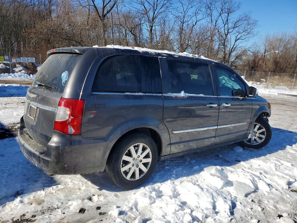 2016 Chrysler Town & country VIN 2C4RC1BG2GR111177 COPART salvage auction — FRONT END, Other, sold $475 on 2026-07-30 (photo 3)