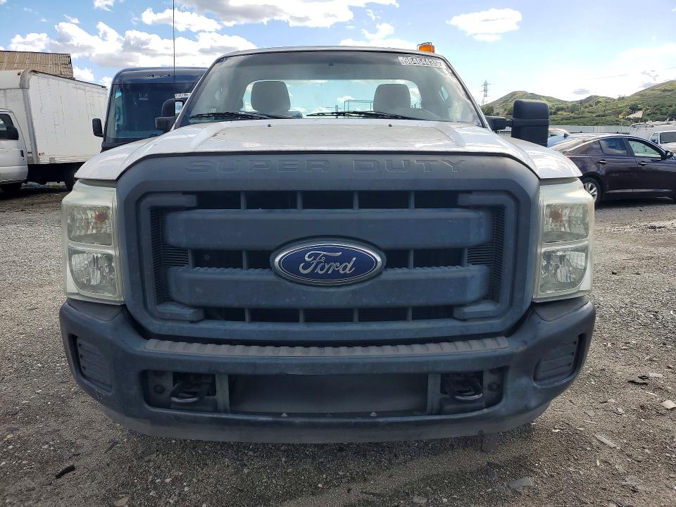2013 Ford F-250 VIN 1FTBF2A68DEB81802 COPART salvage auction — MINOR DENT/SCRATCHES, CA - APP FOR DUP CLEAN OR AC, sold $1,400 on 2026-07-09 (photo 5)