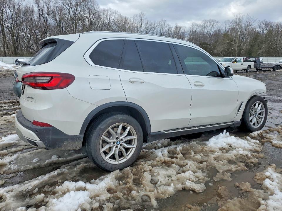 2021 BMW X5 VIN 5UXCR6C01M9E97564 COPART salvage auction — FRONT END, Md - Cert Of Salvage > 75% Damage, sold $225 on 2026-07-31 (photo 3)