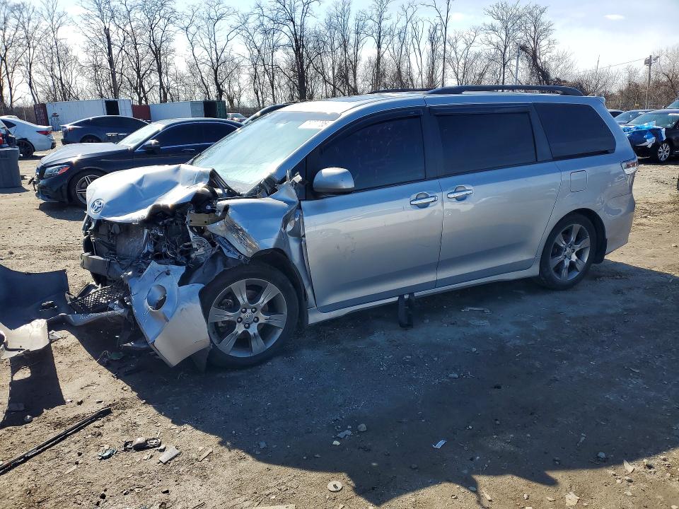 2015 Toyota Sienna VIN 5TDXK3DC2FS542205 COPART salvage auction — FRONT END, Salvage Title, sold $300 on 2026-07-23 (photo 1)