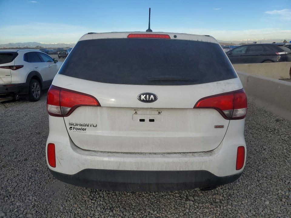 2015 Kia Sorento VIN 5XYKTCA67FG559603 COPART salvage auction — BURN, Co - Salvage Title, sold $275 on 2026-07-28 (photo 6)