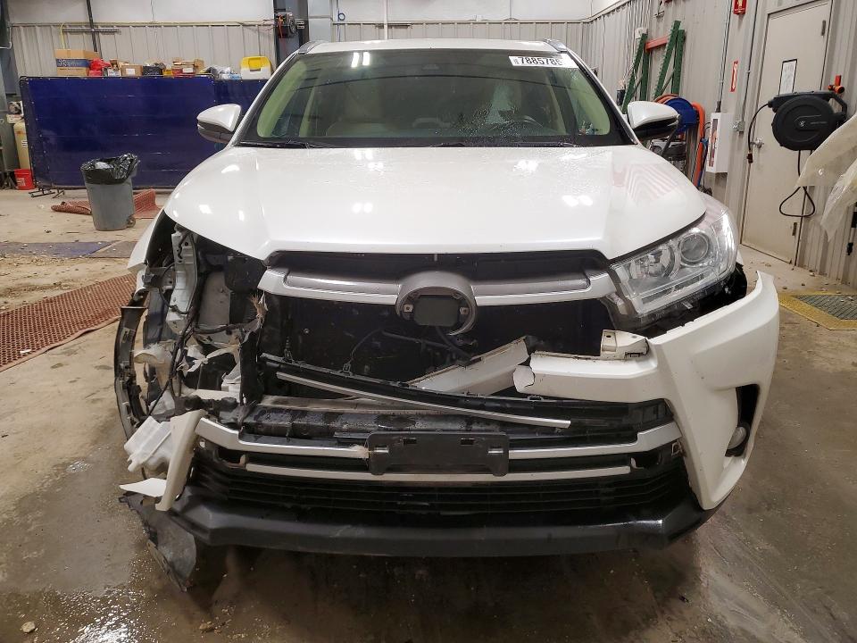 2017 Toyota Highlander VIN 5TDJZRFH9HS356838 COPART salvage auction — FRONT END, Wy - Certificate Of Title, sold $200 on 2026-07-15 (photo 5)