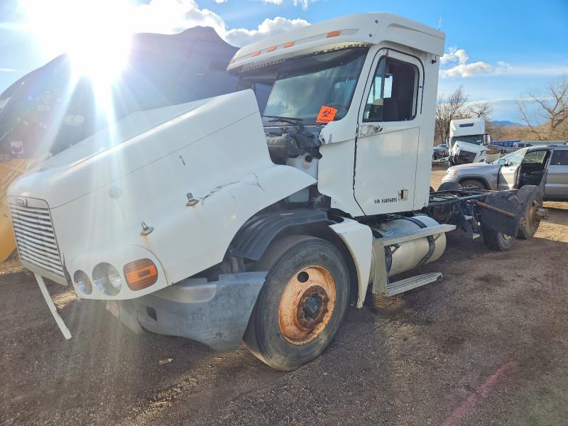 2000 Freightliner Conventional VIN 1FUYSSEB5YLB74915 COPART salvage auction — ROLLOVER, VA - CERTIFICATE OF TITLE, sold $1,200 on 2026-07-07 (photo 2)