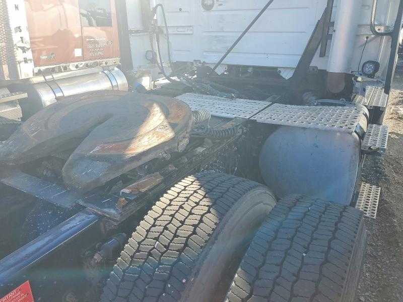 2017 Volvo VIN 4V4N39TG6HN988043 COPART salvage auction — NORMAL WEAR, In - Certificate Of Title, sold $5,000 on 2026-07-31 (photo 6)