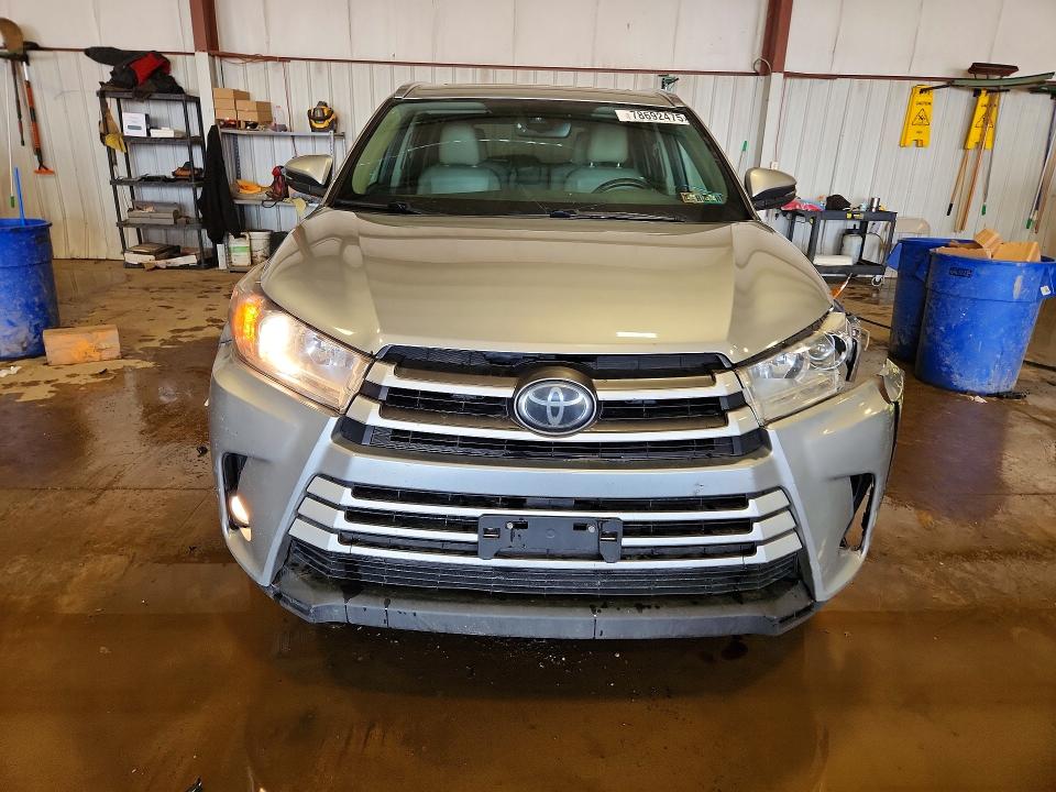 2017 Toyota Highlander VIN 5TDJZRFHXHS441932 COPART salvage auction — FRONT END, Salvage Title, sold $7,600 on 2026-07-31 (photo 5)
