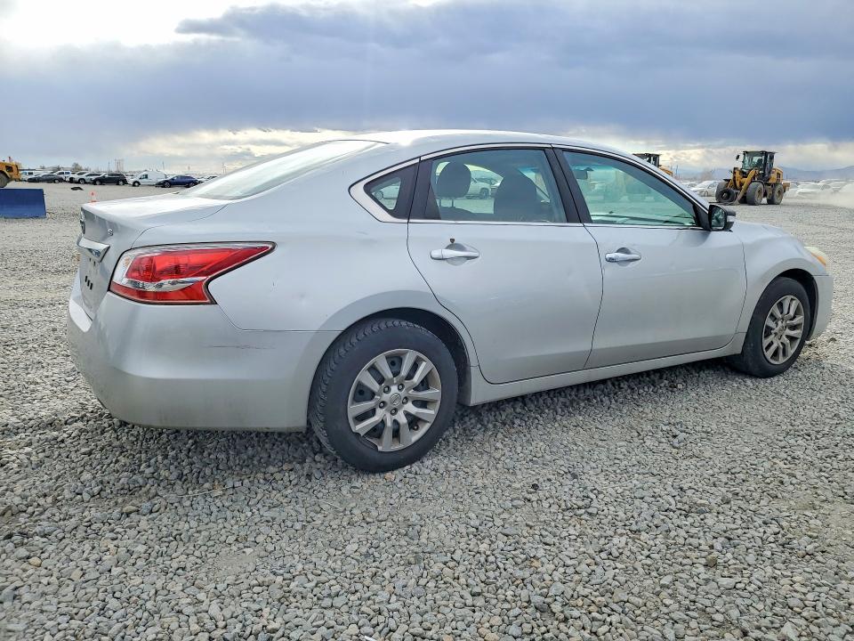 2015 Nissan Altima VIN 1N4AL3AP3FN303347 COPART salvage auction — FRONT END, Co - Salvage Title, sold $1,300 on 2026-07-02 (photo 3)