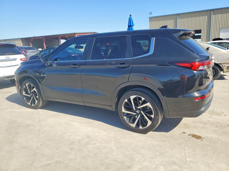2022 Mitsubishi Outlander VIN JA4J3TA84NZ050592 COPART salvage auction — MINOR DENT/SCRATCHES, Tx - Certificate Of Title (P), sold $9,900 on 2026-07-27 (photo 2)