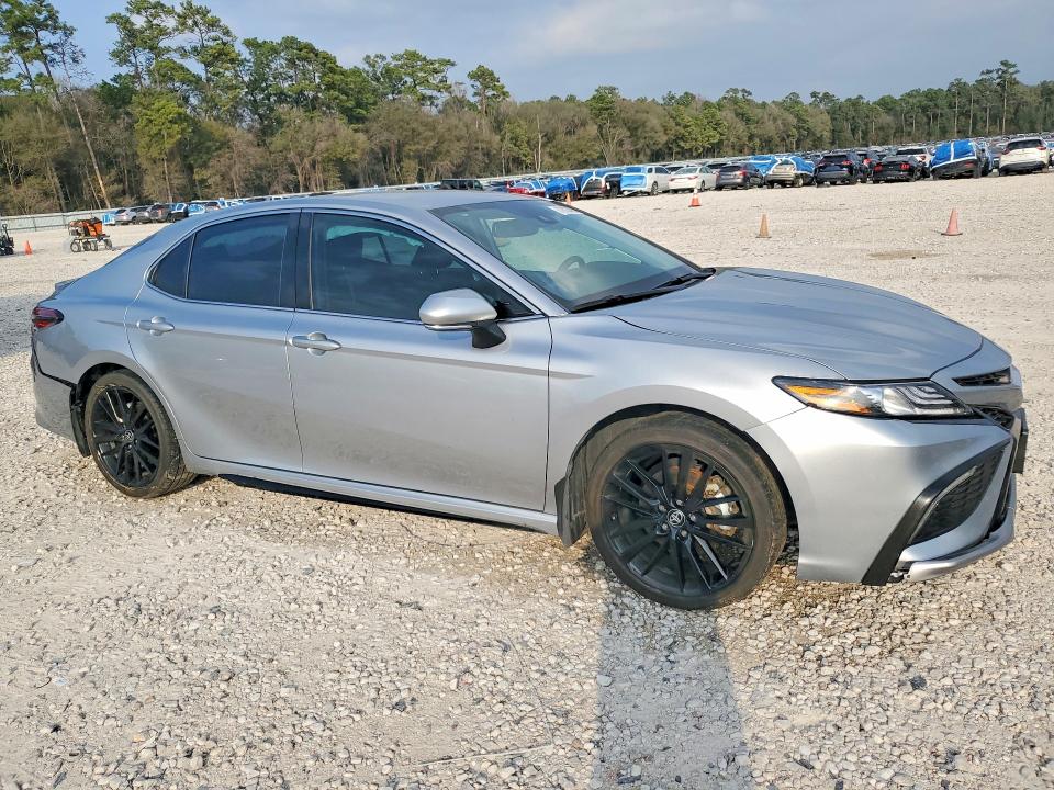 2024 Toyota Camry VIN 4T1K61AK2RU859119 COPART salvage auction — SIDE, Tx - Salvage Vehicle Title, sold $9,100 on 2026-07-28 (photo 4)