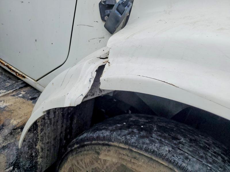 2000 International VIN 1HTSDADR9YH257010 COPART salvage auction — FRONT END, In - Cert Of Title-Salvage Title, sold $3,900 on 2026-07-09 (photo 9)