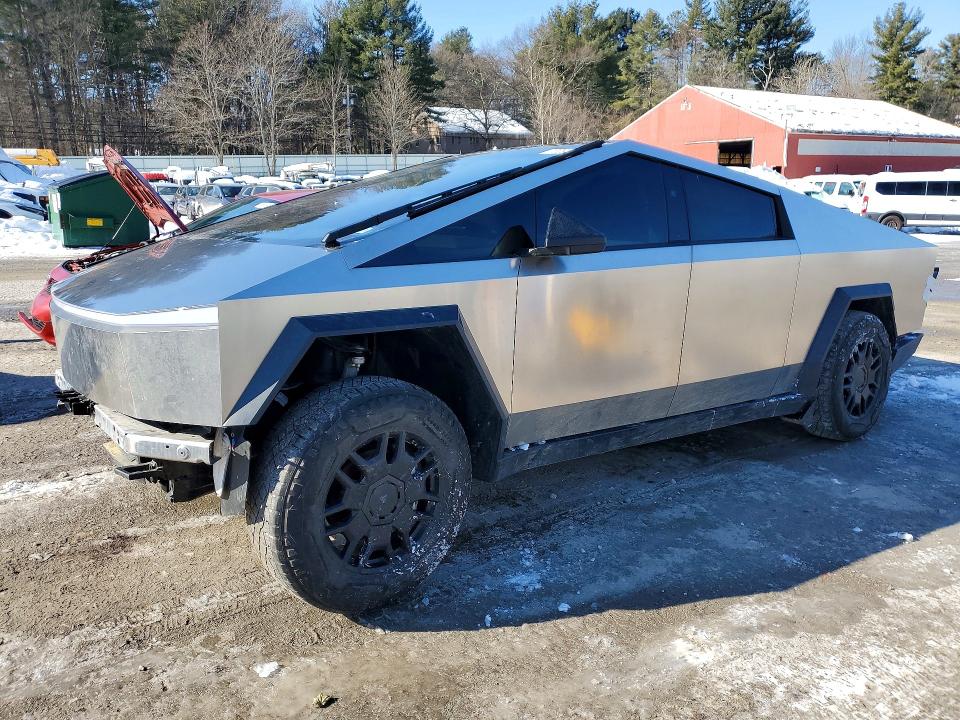 2024 Tesla Cybertruck VIN 7G2CEHEE4RA037501 COPART salvage auction — FRONT END, Ny - Certificate Of Title, sold $19,200 on 2026-07-27 (photo 1)