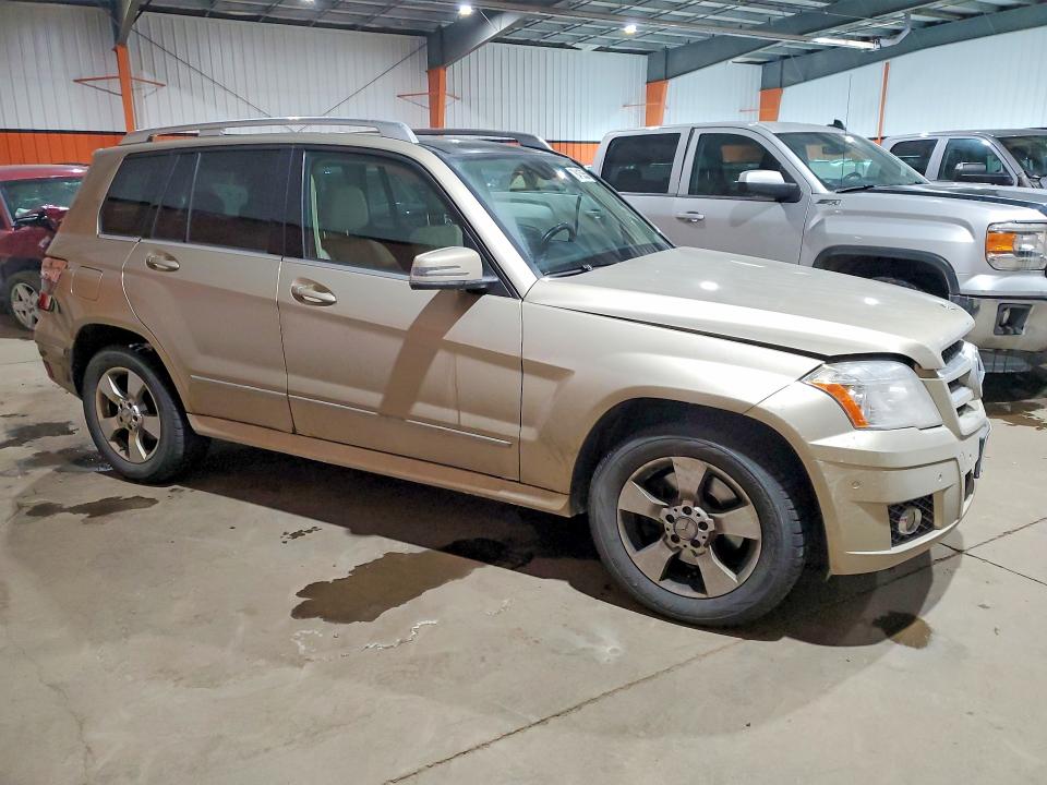 2011 Mercedes-benz Glk-class VIN WDCGG8HBXBF628057 COPART salvage auction — REAR END, AB - BOS - SALVAGE, sold $275 on 2026-07-21 (photo 4)