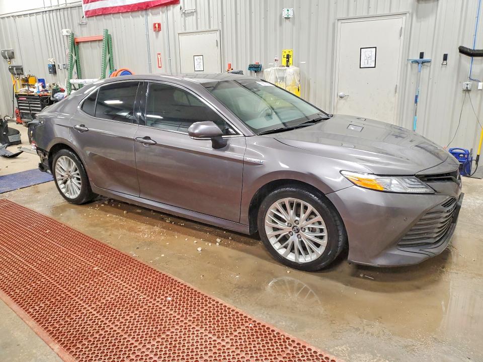 2018 Toyota Camry hybrid VIN 4T1B21HK6JU007622 COPART salvage auction — REAR END, Wy - Cert Of Title-Salvage, sold $7,300 on 2026-07-29 (photo 4)