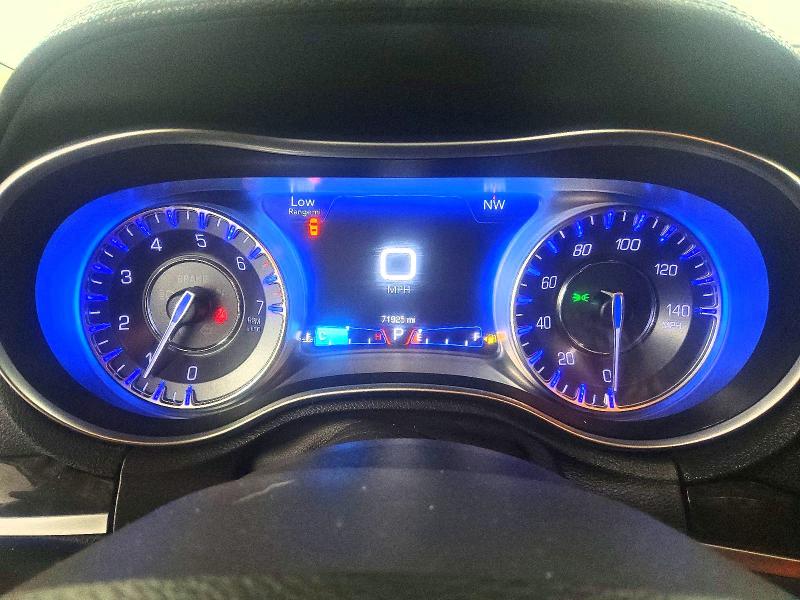 2018 Chrysler 300 VIN 2C3CCAKG7JH165386 COPART salvage auction — NORMAL WEAR, Ca - Dis/Dlr/Exp Only Clean Title, sold $9,300 on 2026-09-01 (photo 9)